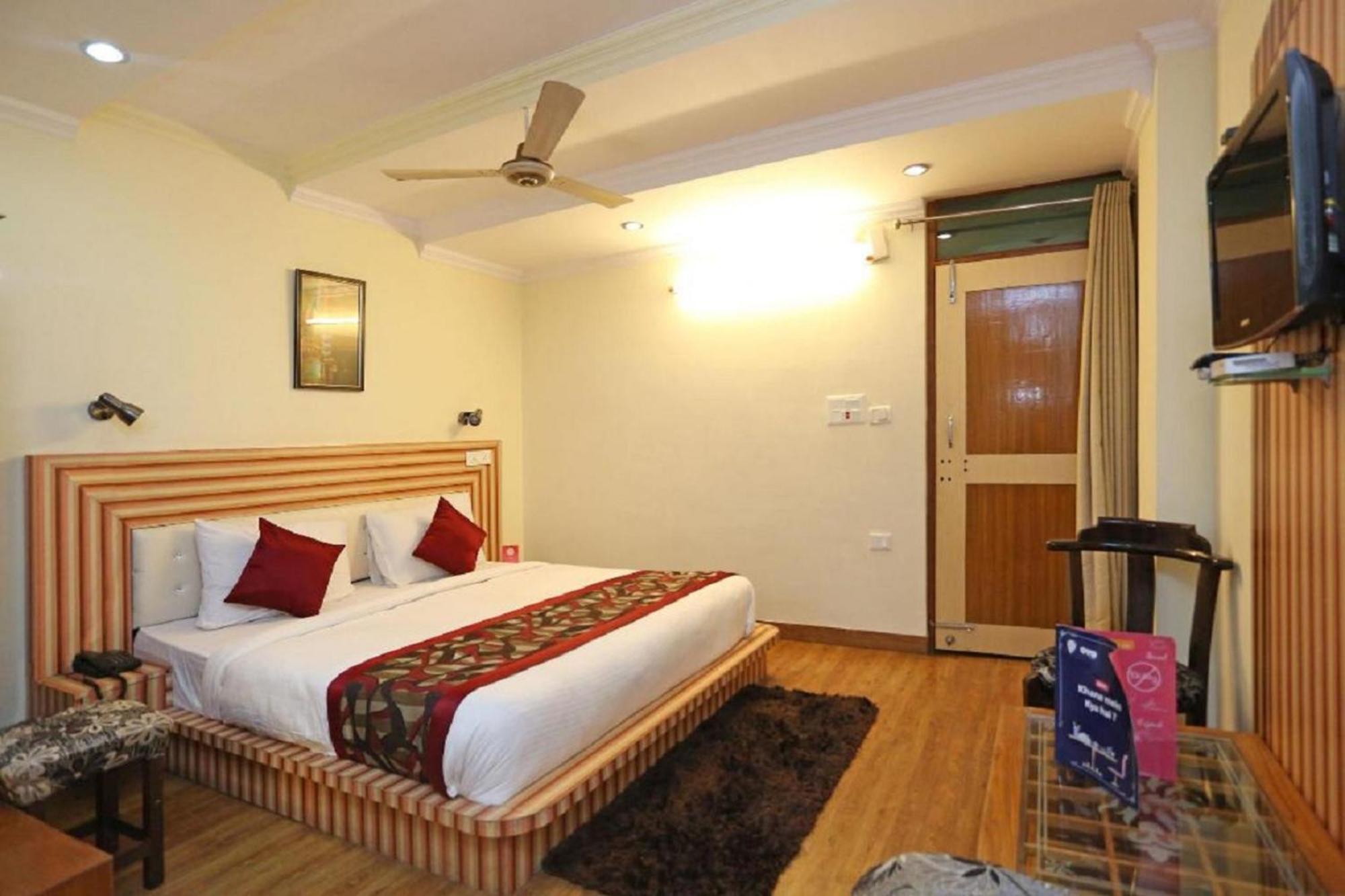Goroomgo Moon Nainital Near Naini Lake - Parking & Lift Facilities -Hygiene And Spacious Room - Best Seller Kültér fotó