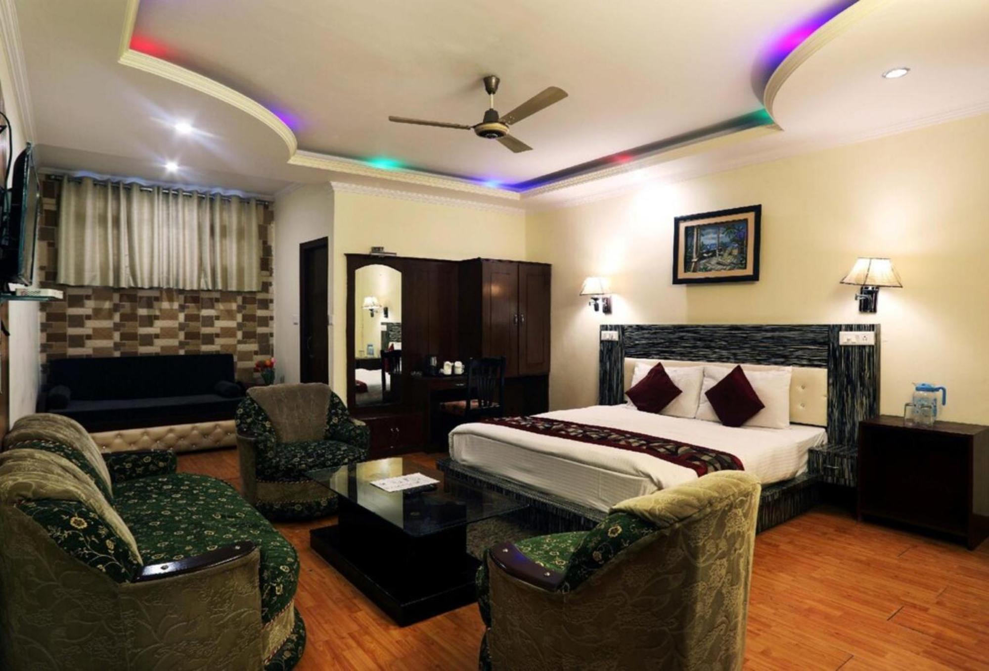 Goroomgo Moon Nainital Near Naini Lake - Parking & Lift Facilities -Hygiene And Spacious Room - Best Seller Kültér fotó