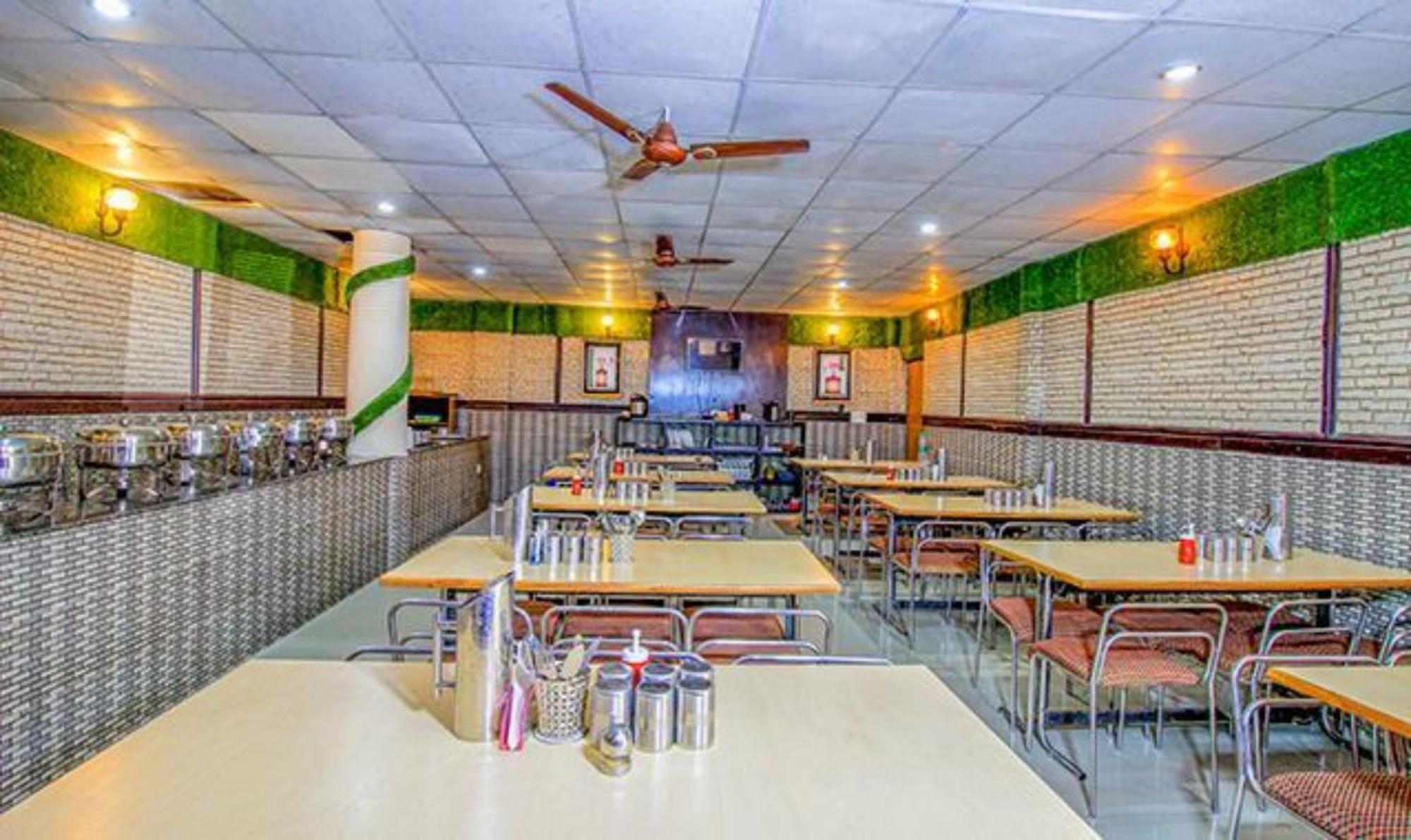 Goroomgo Moon Nainital Near Naini Lake - Parking & Lift Facilities -Hygiene And Spacious Room - Best Seller Kültér fotó