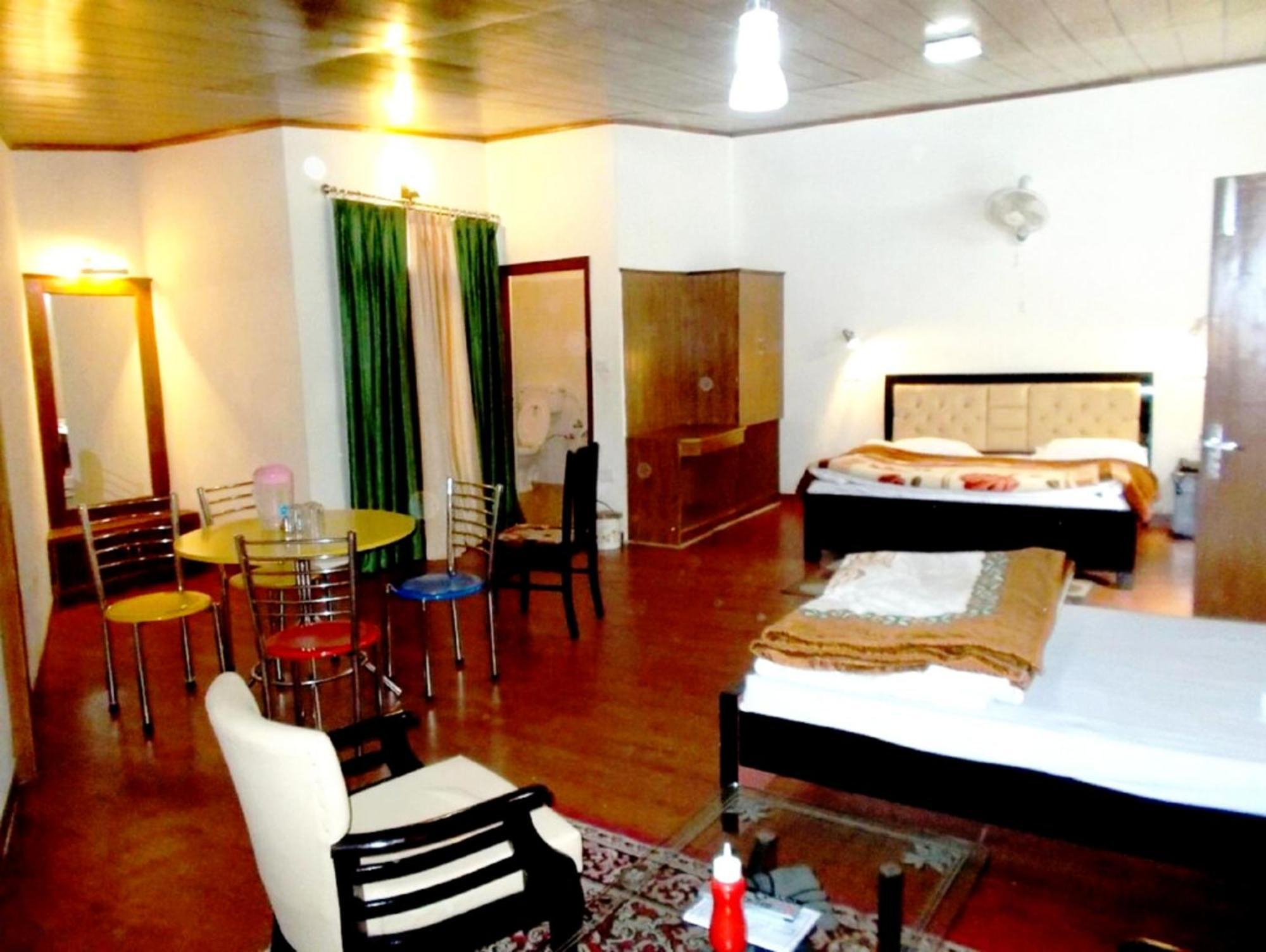 Goroomgo Moon Nainital Near Naini Lake - Parking & Lift Facilities -Hygiene And Spacious Room - Best Seller Kültér fotó