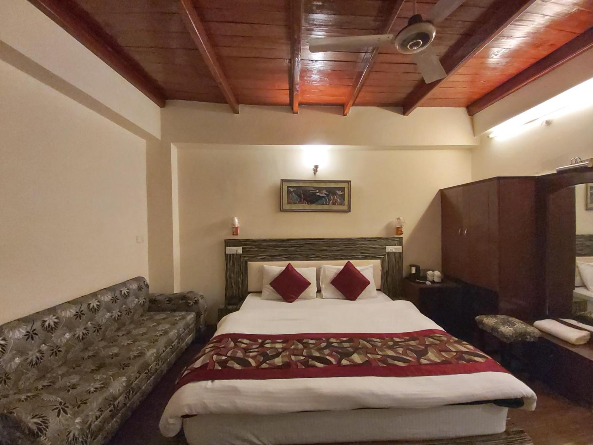 Goroomgo Moon Nainital Near Naini Lake - Parking & Lift Facilities -Hygiene And Spacious Room - Best Seller Kültér fotó