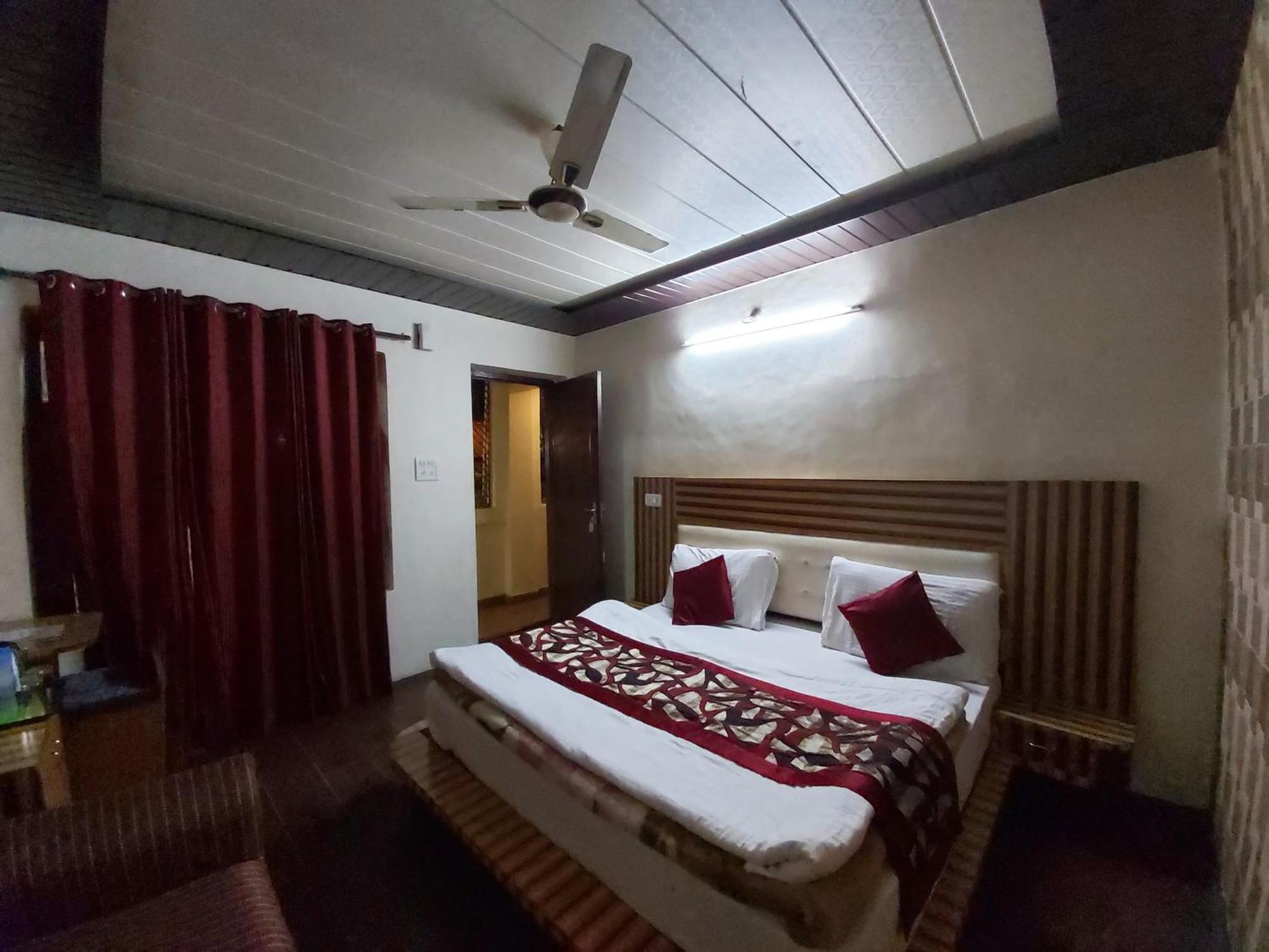 Goroomgo Moon Nainital Near Naini Lake - Parking & Lift Facilities -Hygiene And Spacious Room - Best Seller Kültér fotó